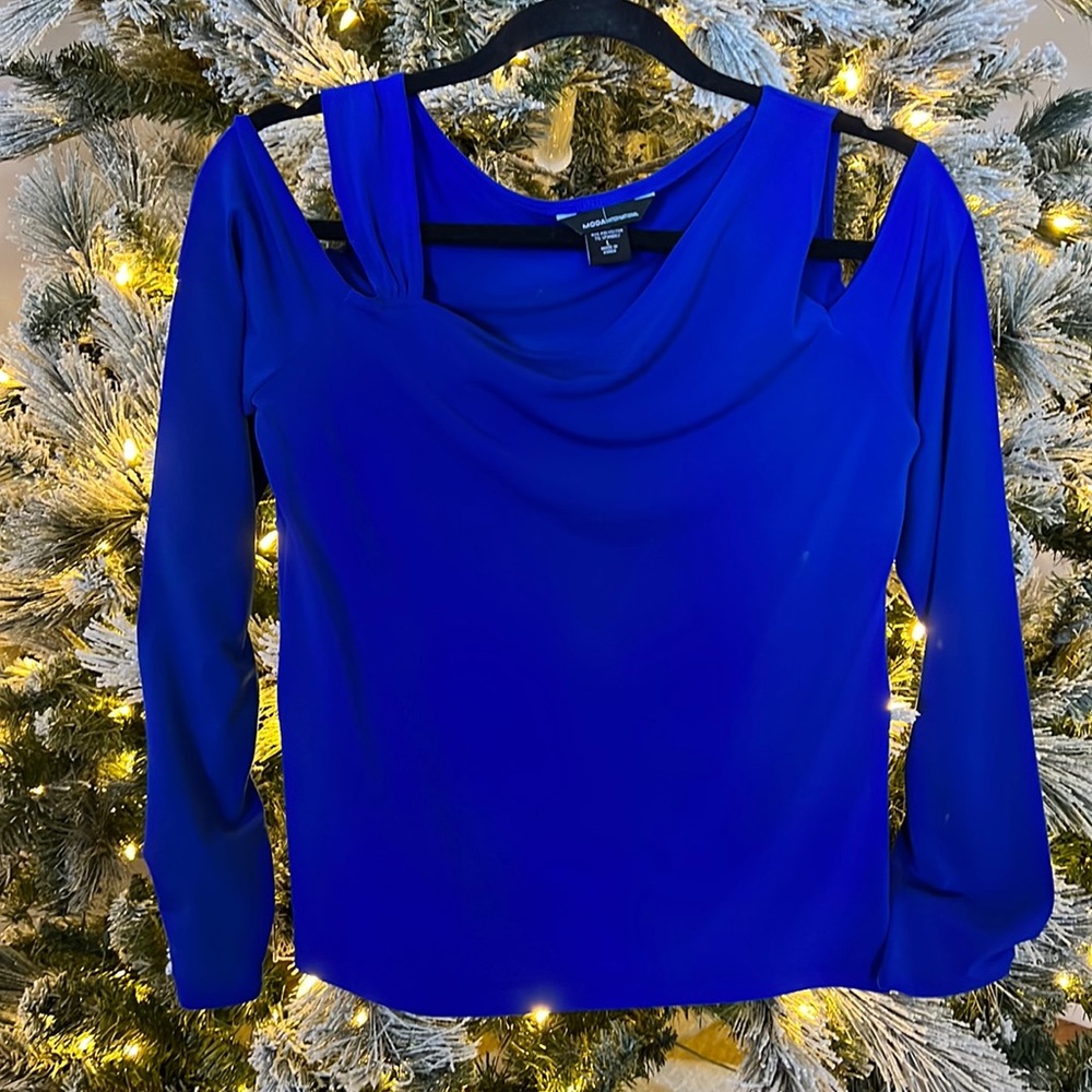 MODA International Cold Shoulder Top